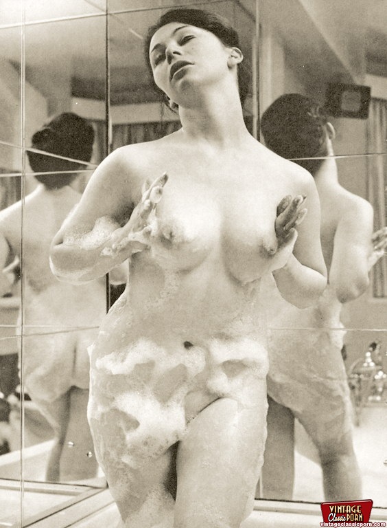 Several Ladies From The Fifties Bathing Very Sexy And Wet  