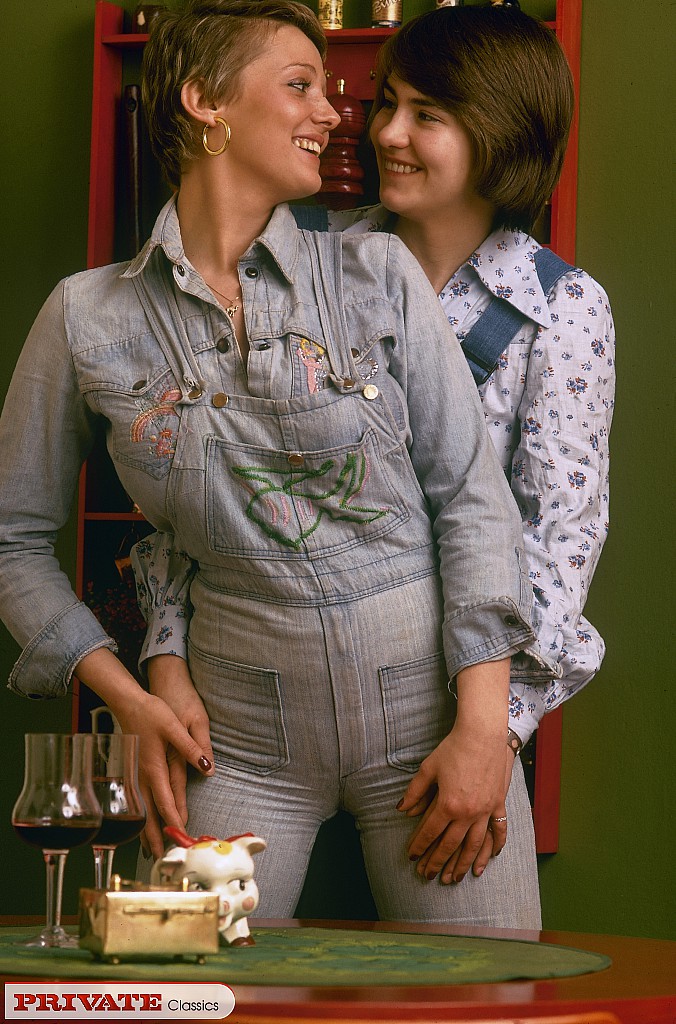 Lesbians from the 70s peels off denim clothing before licking beavers  