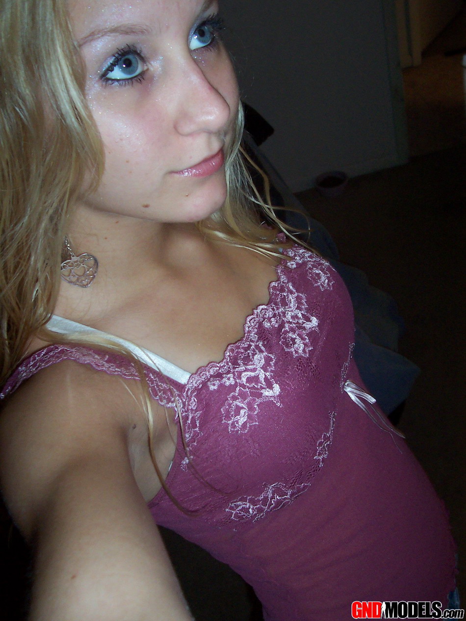 Blonde amateur Kylie takes self shots during safe for