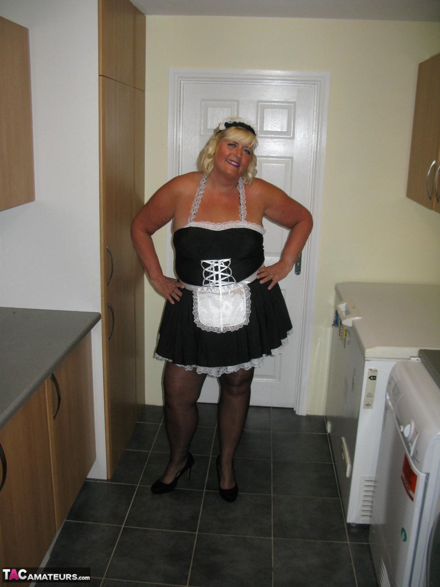 Obese blonde maid Chrissy Uk exposes herself  