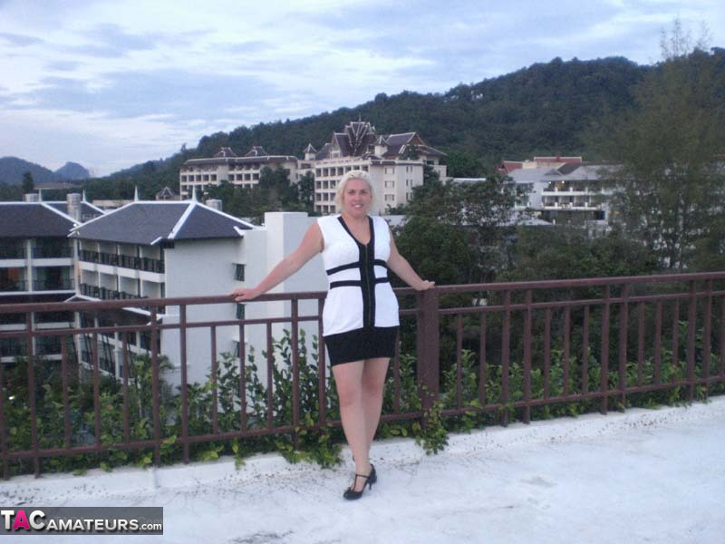 I Went Up Onto The Roof Of Our Hotel In Thailand Just As I Was Getting Down To Itnak