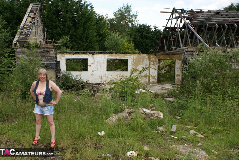 We Had Gone For A Walk In The Country Local To Where We Live And Came Across A Derelict H  