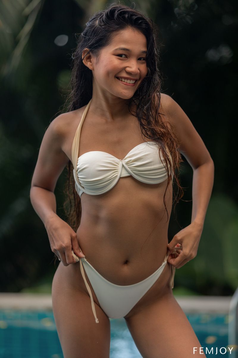 Kloyali Petite Asian Model at Ero Curves