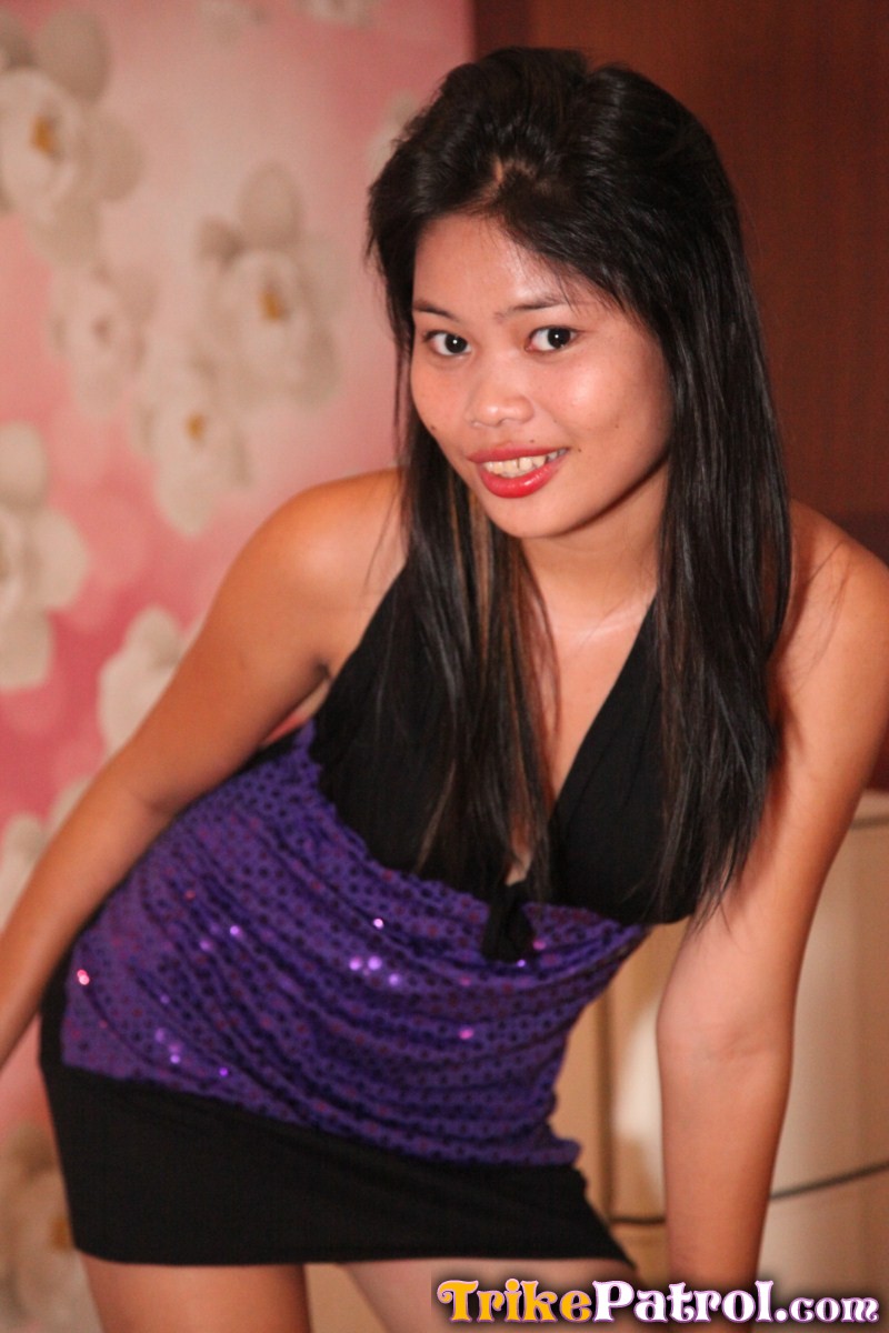 Raunchy Filipina Bargirl Screws Tourist While Off-duty