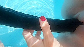 Trying Out A Double Ended Dildo Underwater With Cheyenne - Camillacreampie
