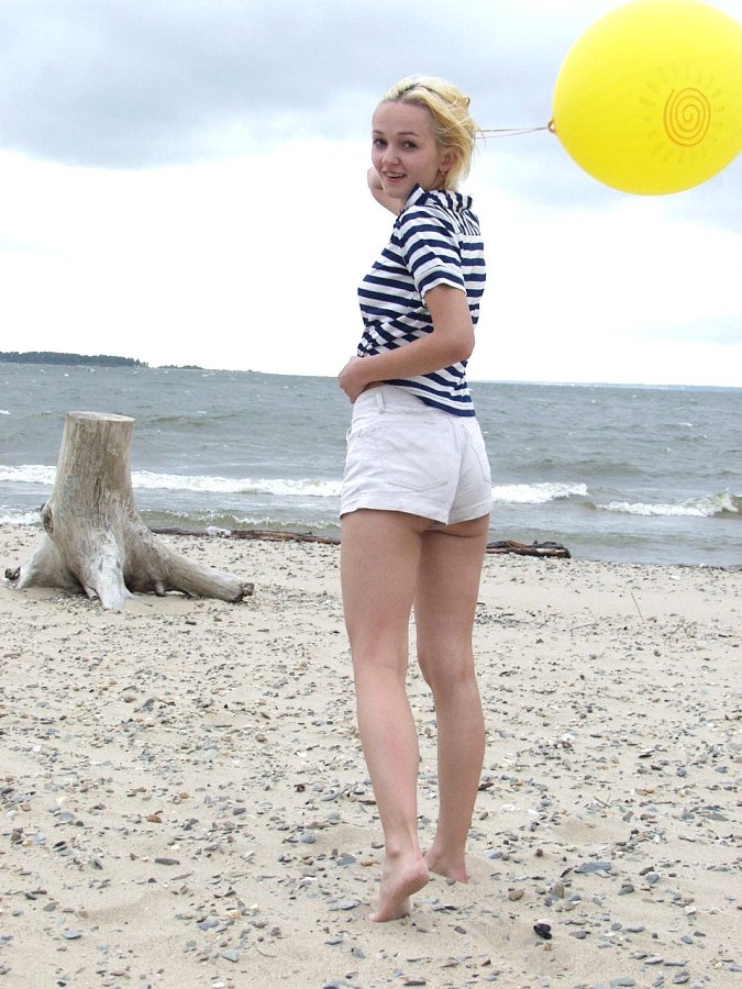 Teenage Angie Posing Nude At Local Beach  