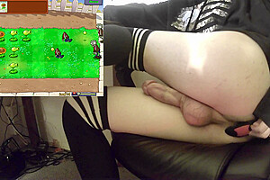 Femboy Gaming: Plants Vs Zombies #1 + Thrusting Buttplug