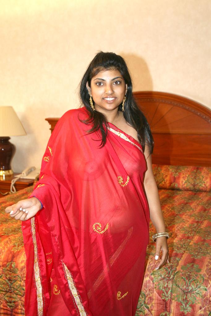 Hot Indian Arhuarya Squats Down To Suck Off A Huge Dick Befo...