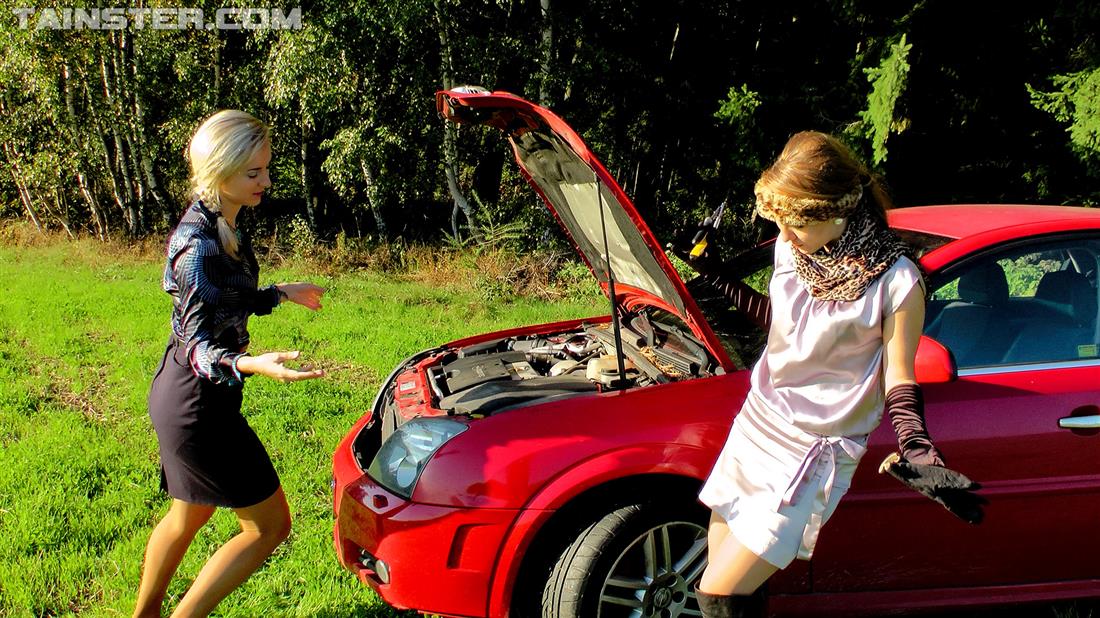 Babes On Drive Through Country Decide To Have Messy Picnic