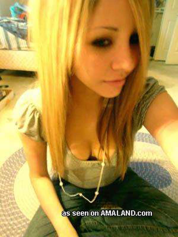 Collection Of Rocker Chicks Nice And Hot Selfpics