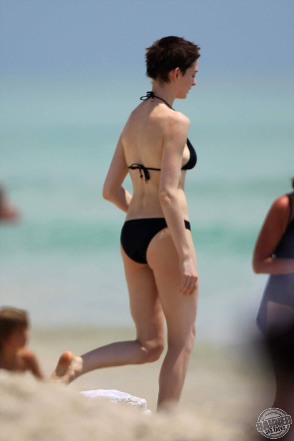 Celebrity Anne Hathaway Caught Sunbathing In Bikini On A Bea...