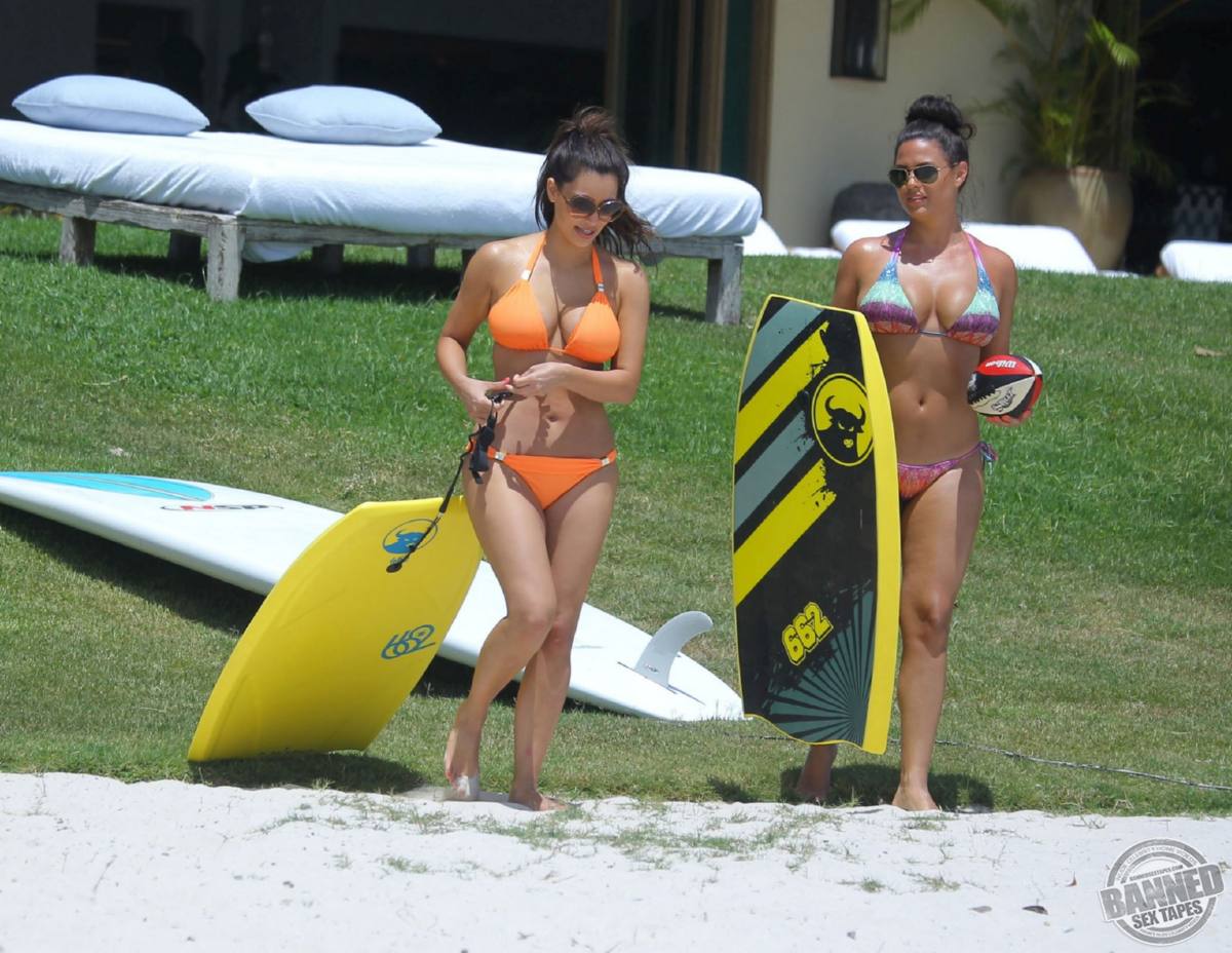 Celebrity Kim Kardashian Paparazzi Orange Bikini Beach Shots...